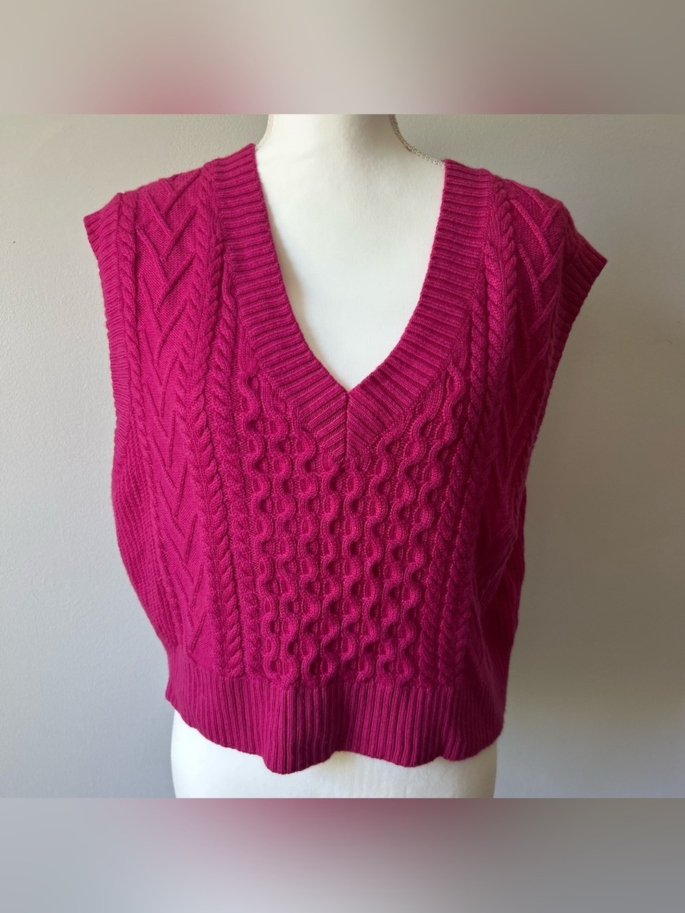 Babaton 100% Merino Wool Fuschia Pink Sweater Knit Top Tank Size Medium